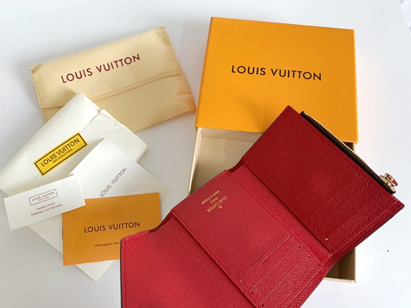 LVコピーウォレット着用イメージ